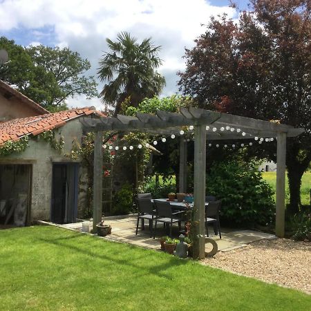 The Little House Mezieres-sur-Issoire Exterior foto